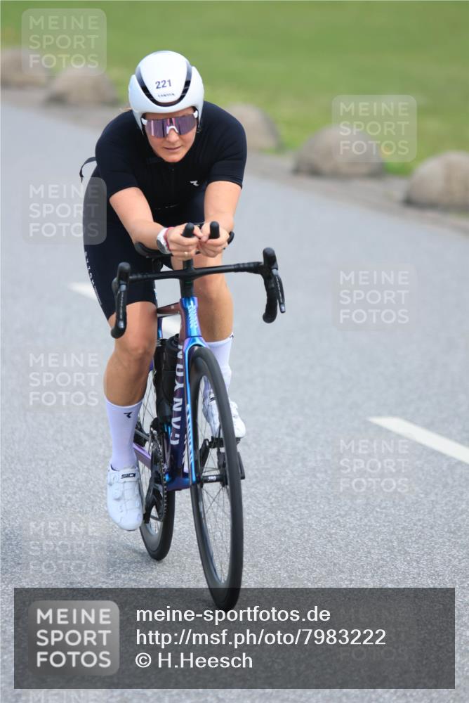 15.06.2025 - 27. Vierlanden-Triathlon H.Heesch http://msf.ph/oto/7983222 15.06.2025 10:55:35 Radfahren 167, 221, 521, 528, 559 meine-sportfotos.de