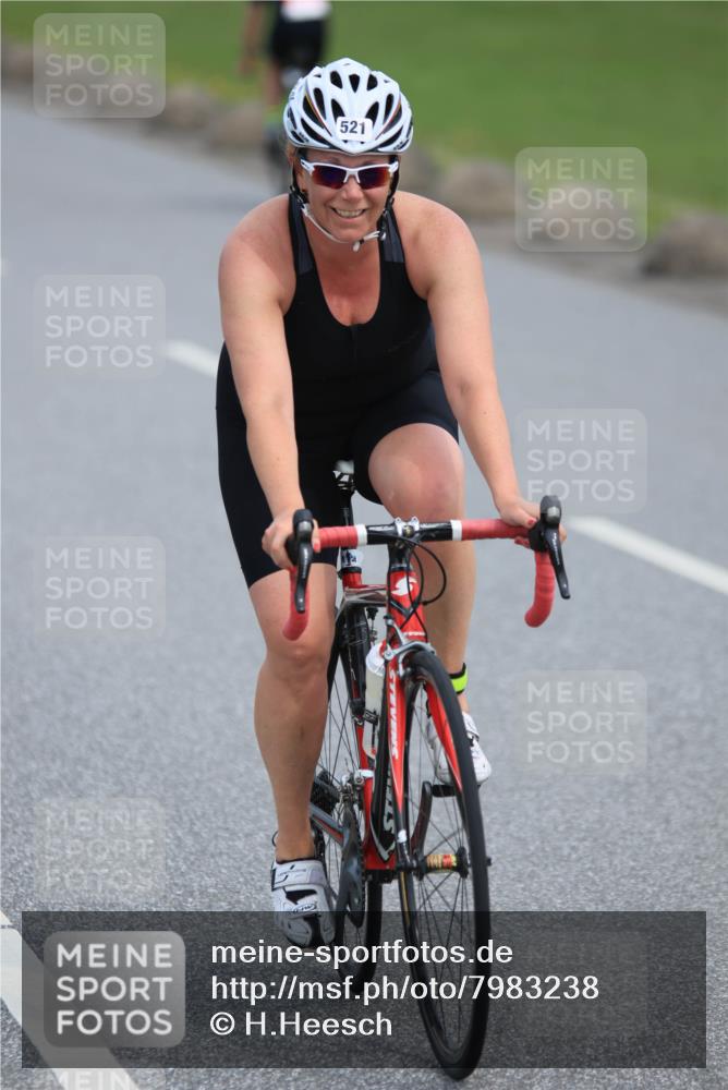 15.06.2025 - 27. Vierlanden-Triathlon H.Heesch http://msf.ph/oto/7983238 15.06.2025 10:55:38 Radfahren 221, 238, 521, 528 meine-sportfotos.de