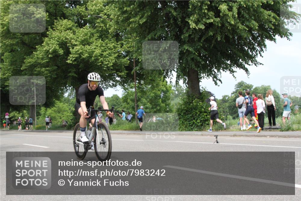 15.06.2025 - 7 Türme Triathlon Yannick Fuchs http://msf.ph/oto/7983242 15.06.2025 13:36:30 Radfahren  meine-sportfotos.de