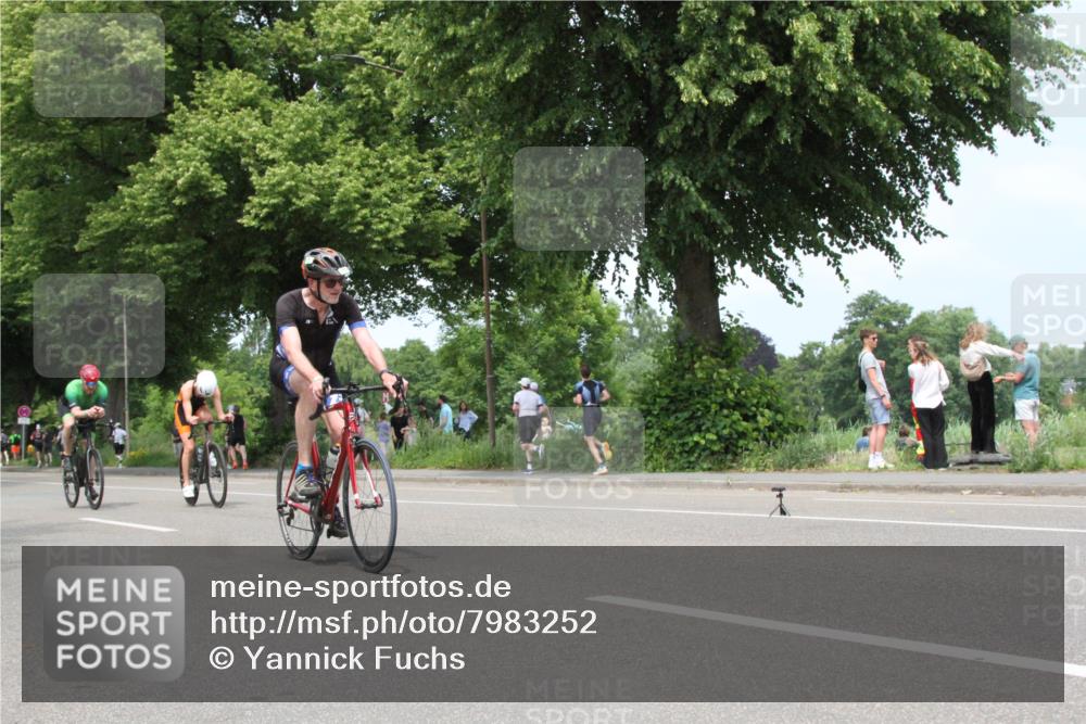 15.06.2025 - 7 Türme Triathlon Yannick Fuchs http://msf.ph/oto/7983252 15.06.2025 13:36:31 Radfahren  meine-sportfotos.de