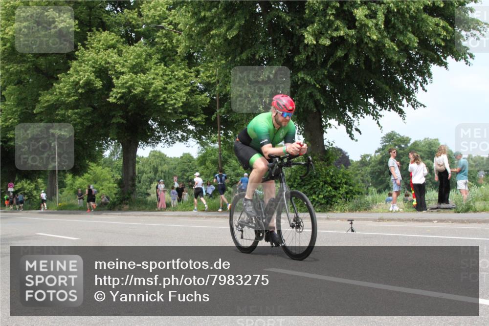15.06.2025 - 7 Türme Triathlon Yannick Fuchs http://msf.ph/oto/7983275 15.06.2025 13:36:32 Radfahren  meine-sportfotos.de