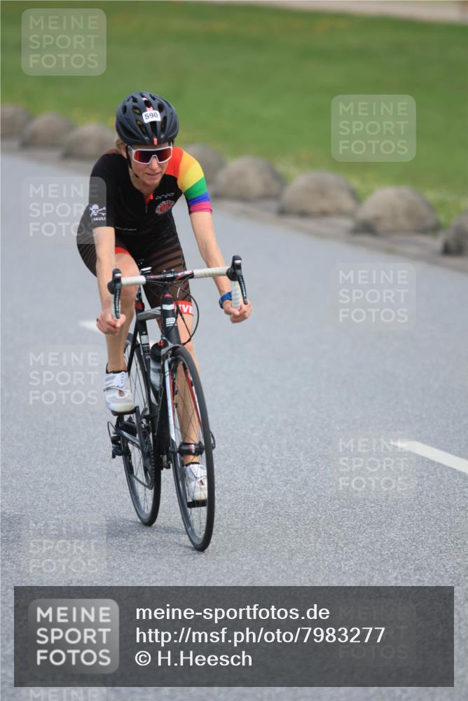 15.06.2025 - 27. Vierlanden-Triathlon H.Heesch http://msf.ph/oto/7983277 15.06.2025 10:56:01 Radfahren 182, 590 meine-sportfotos.de