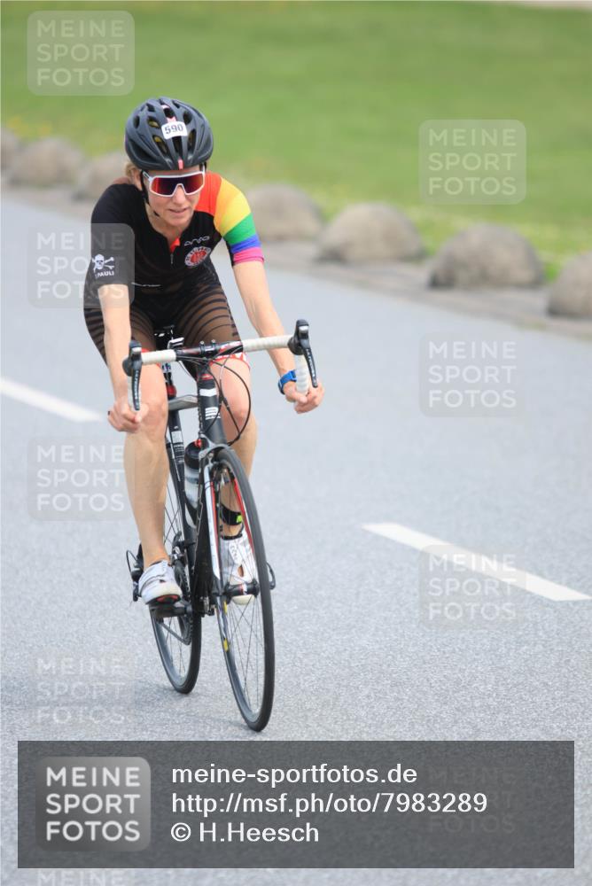 15.06.2025 - 27. Vierlanden-Triathlon H.Heesch http://msf.ph/oto/7983289 15.06.2025 10:56:01 Radfahren 182, 590 meine-sportfotos.de