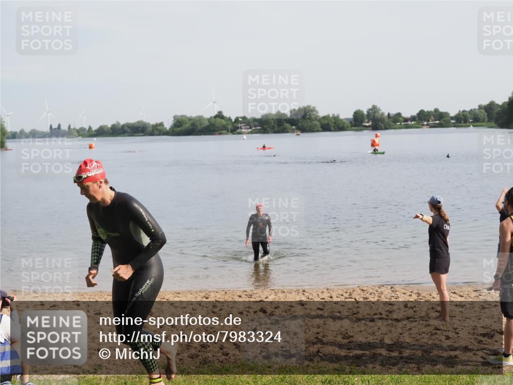 21.06.2025 - 27. Vierlanden-Triathlon MichiJ http://msf.ph/oto/7983324 15.06.2026 09:07:02 Schwimmen 212, 231, 251 meine-sportfotos.de