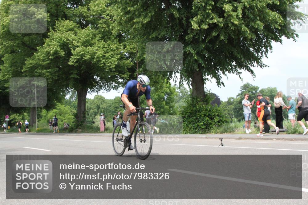 15.06.2025 - 7 Türme Triathlon Yannick Fuchs http://msf.ph/oto/7983326 15.06.2025 13:36:37 Radfahren  meine-sportfotos.de
