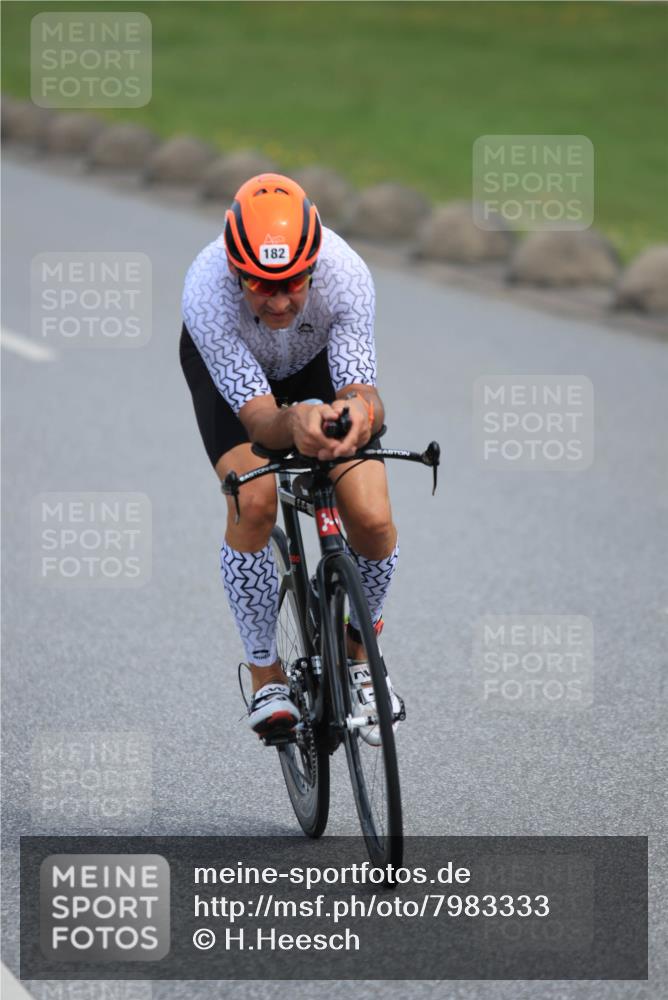15.06.2025 - 27. Vierlanden-Triathlon H.Heesch http://msf.ph/oto/7983333 15.06.2025 10:56:04 Radfahren 182, 590 meine-sportfotos.de