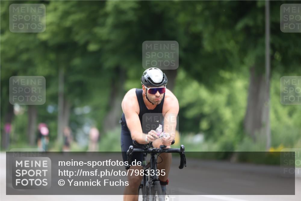 15.06.2025 - 7 Türme Triathlon Yannick Fuchs http://msf.ph/oto/7983335 15.06.2025 11:35:46 Radfahren 295, 297 meine-sportfotos.de