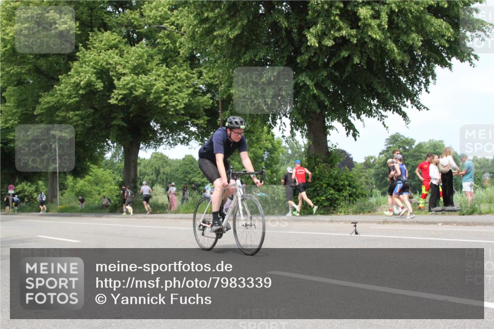 15.06.2025 - 7 Türme Triathlon Yannick Fuchs http://msf.ph/oto/7983339 15.06.2025 13:36:41 Radfahren  meine-sportfotos.de