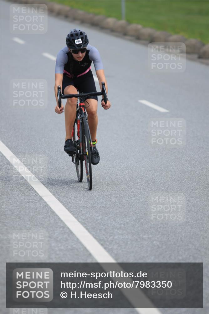 15.06.2025 - 27. Vierlanden-Triathlon H.Heesch http://msf.ph/oto/7983350 15.06.2025 10:56:12 Radfahren 490 meine-sportfotos.de