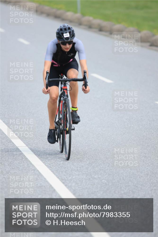15.06.2025 - 27. Vierlanden-Triathlon H.Heesch http://msf.ph/oto/7983355 15.06.2025 10:56:12 Radfahren 490 meine-sportfotos.de