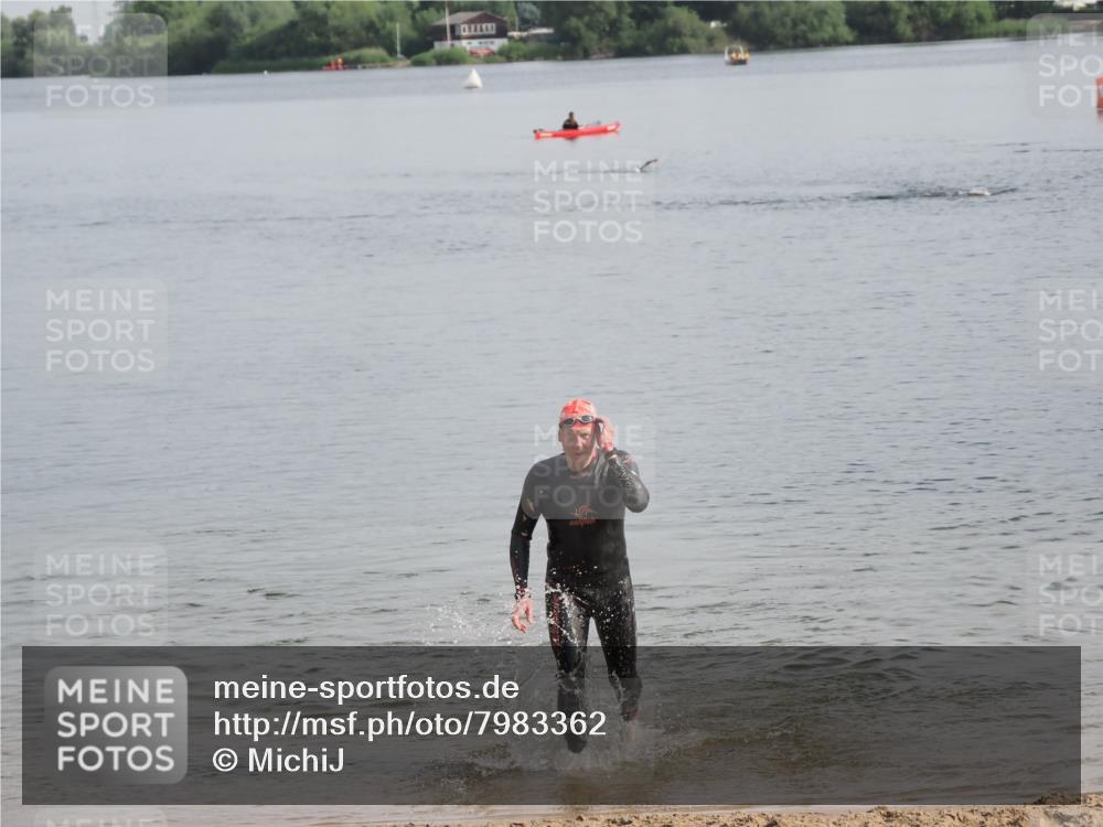 21.06.2025 - 27. Vierlanden-Triathlon MichiJ http://msf.ph/oto/7983362 15.06.2026 09:07:04 Schwimmen 212, 231, 251 meine-sportfotos.de