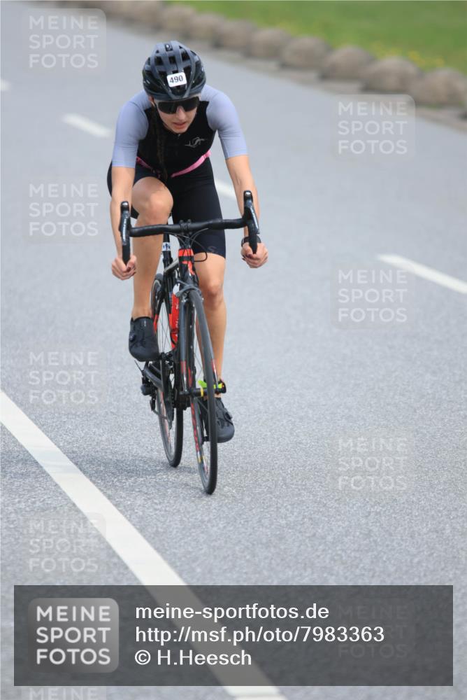 15.06.2025 - 27. Vierlanden-Triathlon H.Heesch http://msf.ph/oto/7983363 15.06.2025 10:56:12 Radfahren 490 meine-sportfotos.de