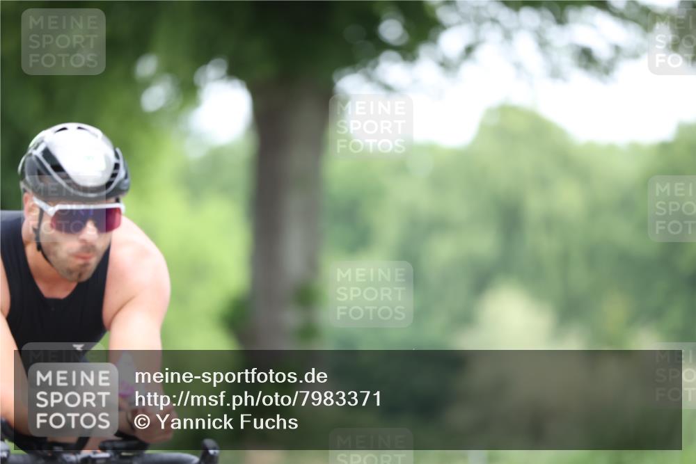 15.06.2025 - 7 Türme Triathlon Yannick Fuchs http://msf.ph/oto/7983371 15.06.2025 11:35:47 Radfahren 295, 297 meine-sportfotos.de