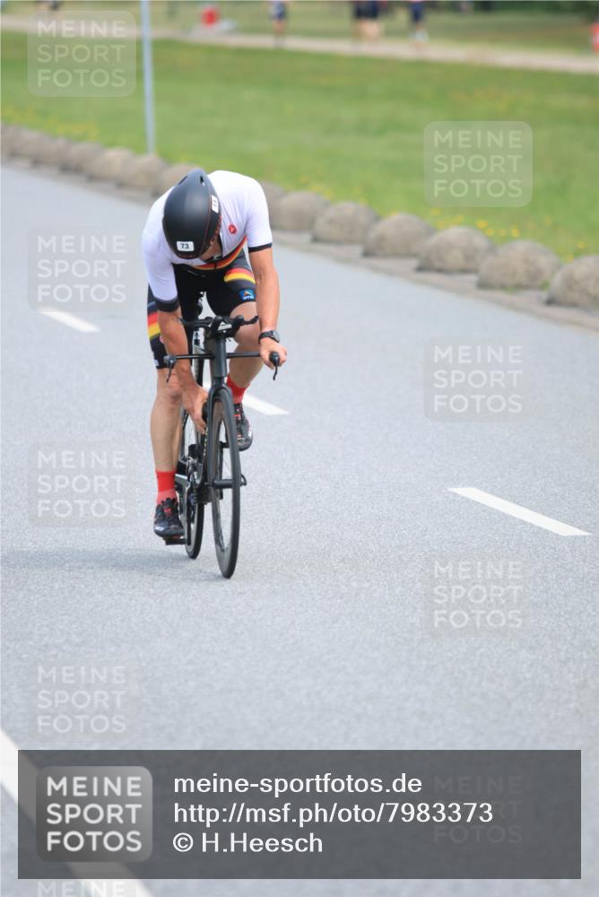 15.06.2025 - 27. Vierlanden-Triathlon H.Heesch http://msf.ph/oto/7983373 15.06.2025 10:56:21 Radfahren 73, 597, 606 meine-sportfotos.de