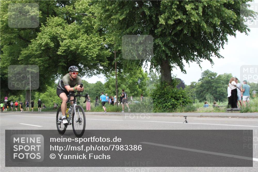 15.06.2025 - 7 Türme Triathlon Yannick Fuchs http://msf.ph/oto/7983386 15.06.2025 13:36:52 Radfahren  meine-sportfotos.de