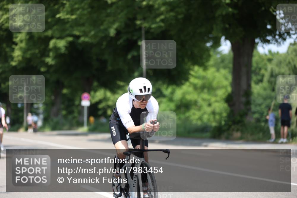 15.06.2025 - 7 Türme Triathlon Yannick Fuchs http://msf.ph/oto/7983454 15.06.2025 12:53:15 Radfahren 255, 341, 470 meine-sportfotos.de