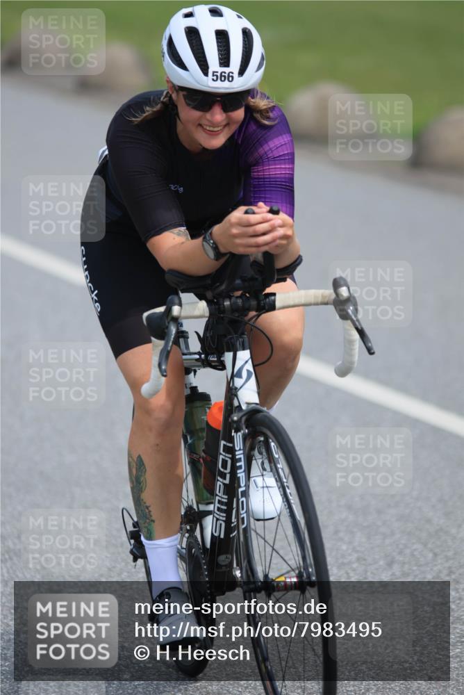 15.06.2025 - 27. Vierlanden-Triathlon H.Heesch http://msf.ph/oto/7983495 15.06.2025 10:57:23 Radfahren 149, 491, 566, 1395 meine-sportfotos.de