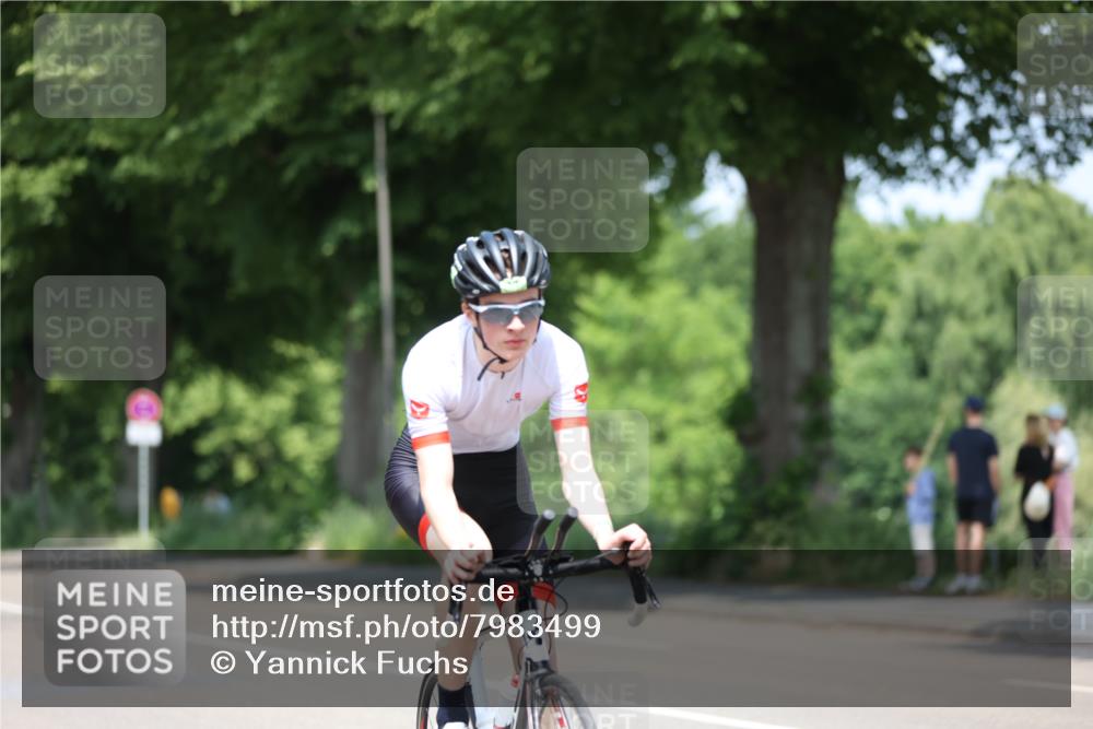 15.06.2025 - 7 Türme Triathlon Yannick Fuchs http://msf.ph/oto/7983499 15.06.2025 12:53:16 Radfahren 341, 470 meine-sportfotos.de
