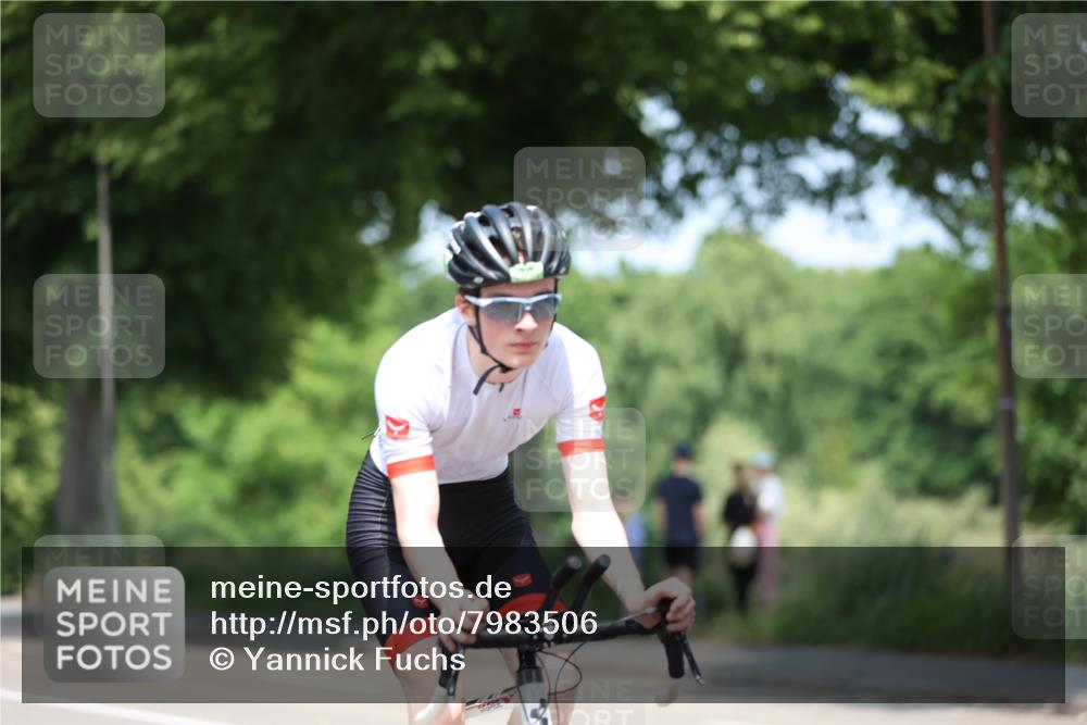 15.06.2025 - 7 Türme Triathlon Yannick Fuchs http://msf.ph/oto/7983506 15.06.2025 12:53:17 Radfahren 341 meine-sportfotos.de