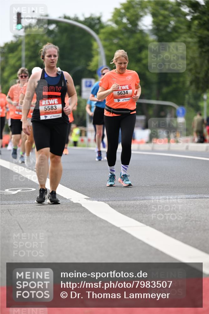 15.06.2025 - REWE Women's Run Dr. Thomas Lammeyer http://msf.ph/oto/7983507 15.06.2025 10:46:41 Laufen 5583, 5634 meine-sportfotos.de