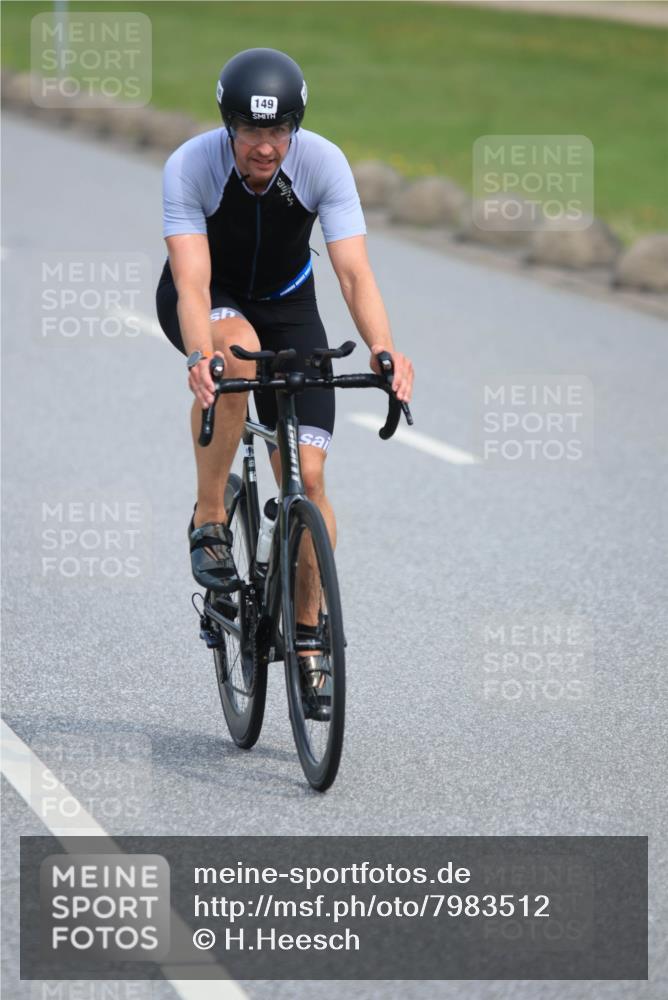 15.06.2025 - 27. Vierlanden-Triathlon H.Heesch http://msf.ph/oto/7983512 15.06.2025 10:57:26 Radfahren 149, 491, 507, 566, 1395 meine-sportfotos.de