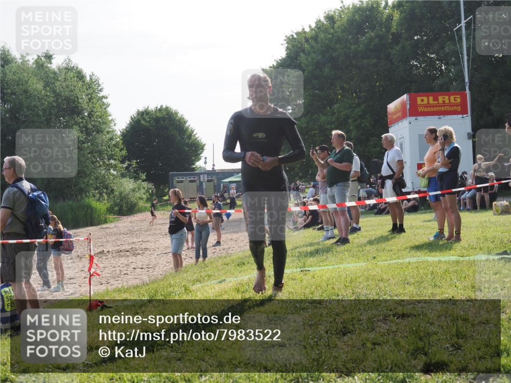 15.06.2025 - 27. Vierlanden-Triathlon KatJ http://msf.ph/oto/7983522 15.06.2025 08:52:38 Schwimmen 163 meine-sportfotos.de