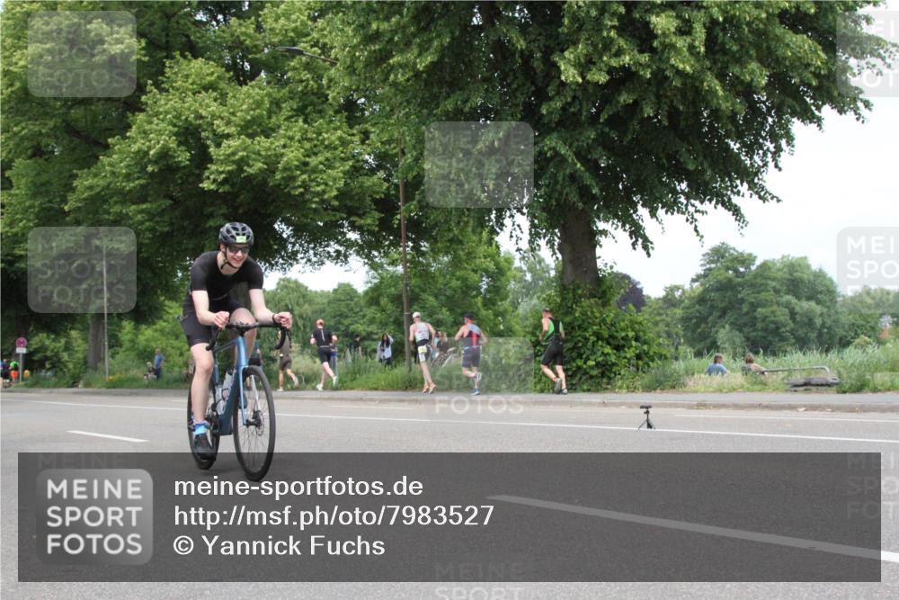 15.06.2025 - 7 Türme Triathlon Yannick Fuchs http://msf.ph/oto/7983527 15.06.2025 13:37:52 Radfahren  meine-sportfotos.de