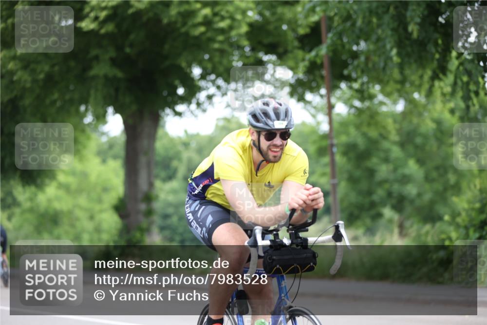 15.06.2025 - 7 Türme Triathlon Yannick Fuchs http://msf.ph/oto/7983528 15.06.2025 11:36:18 Radfahren 304, 307 meine-sportfotos.de