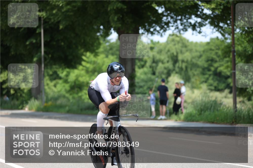 15.06.2025 - 7 Türme Triathlon Yannick Fuchs http://msf.ph/oto/7983549 15.06.2025 12:53:26 Radfahren 373 meine-sportfotos.de
