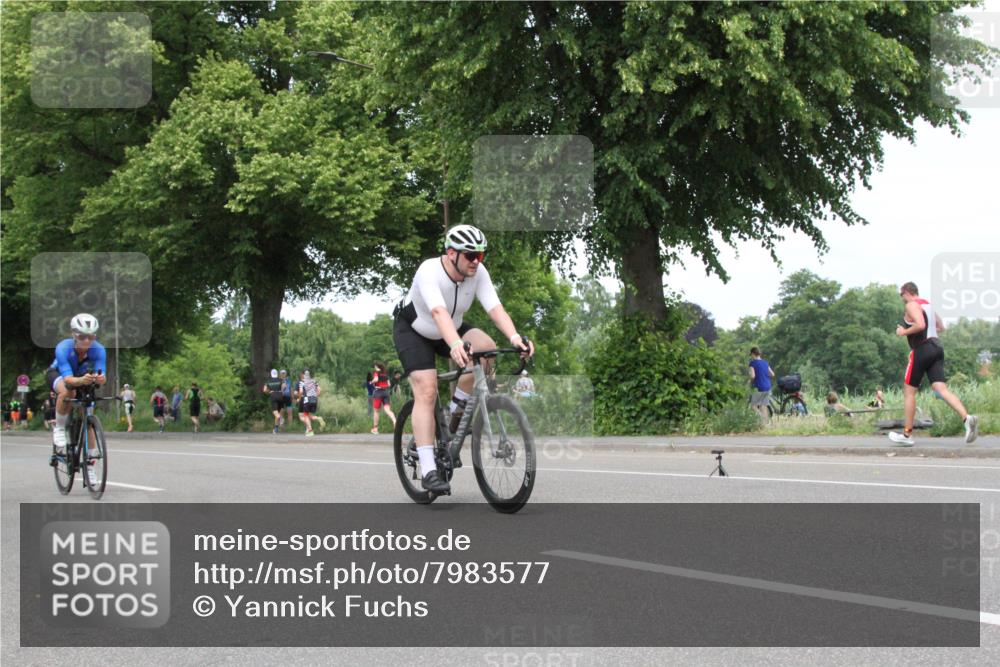 15.06.2025 - 7 Türme Triathlon Yannick Fuchs http://msf.ph/oto/7983577 15.06.2025 13:38:01 Radfahren  meine-sportfotos.de