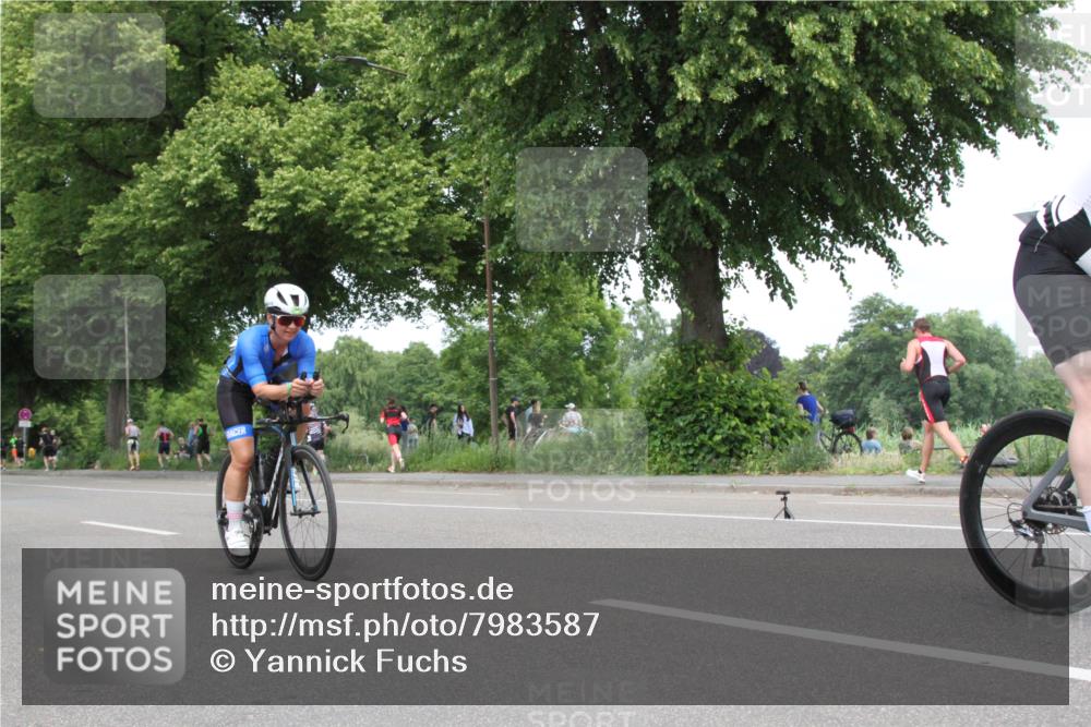 15.06.2025 - 7 Türme Triathlon Yannick Fuchs http://msf.ph/oto/7983587 15.06.2025 13:38:01 Radfahren  meine-sportfotos.de