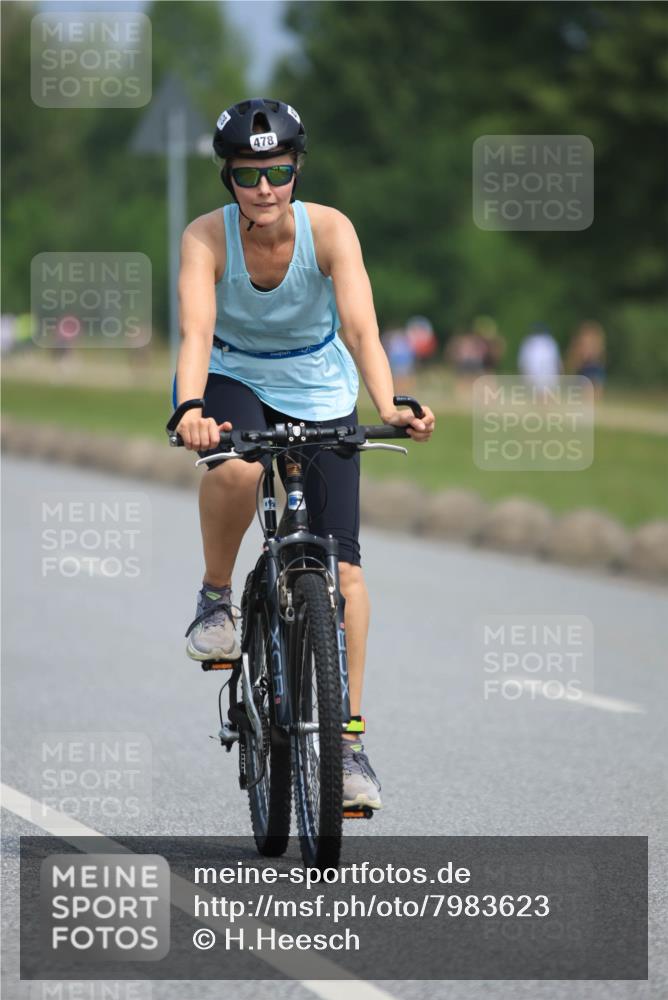 15.06.2025 - 27. Vierlanden-Triathlon H.Heesch http://msf.ph/oto/7983623 15.06.2025 11:16:38 Radfahren 204, 478, 797, 828, 953 meine-sportfotos.de