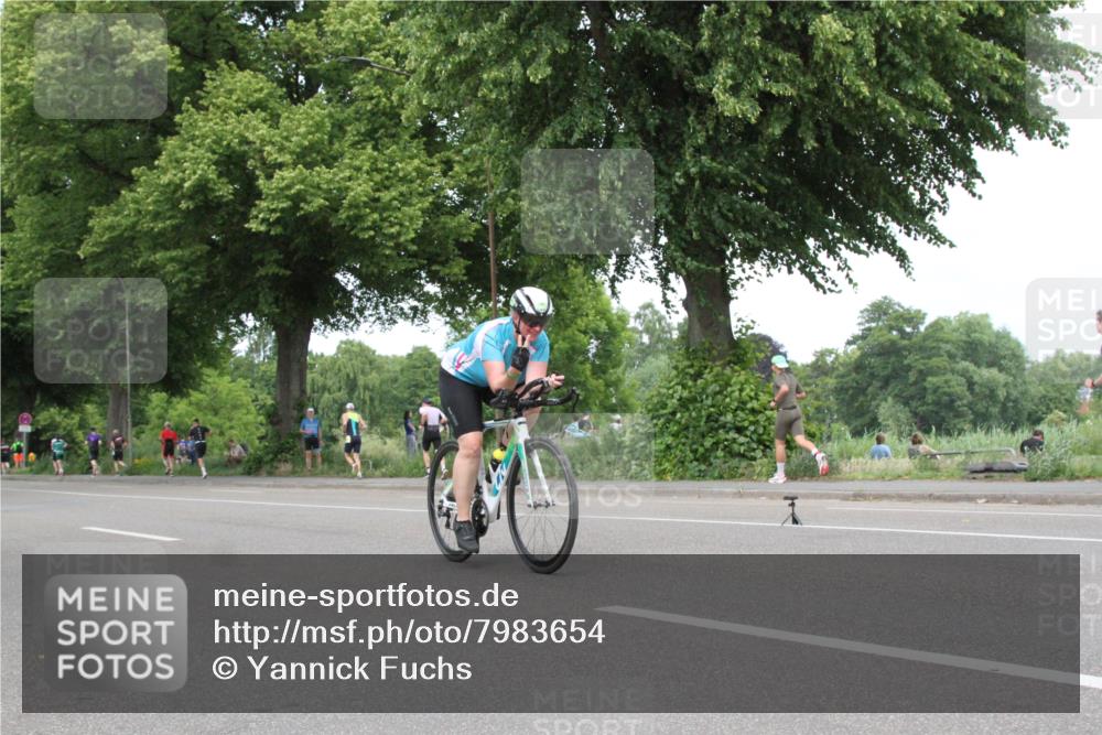 15.06.2025 - 7 Türme Triathlon Yannick Fuchs http://msf.ph/oto/7983654 15.06.2025 13:38:28 Radfahren  meine-sportfotos.de