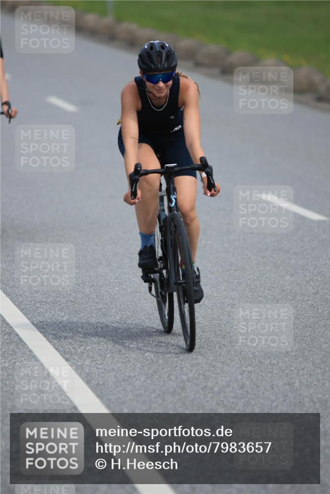 15.06.2025 - 27. Vierlanden-Triathlon H.Heesch http://msf.ph/oto/7983657 15.06.2025 10:57:40 Radfahren 48, 494, 508, 555, 753 meine-sportfotos.de