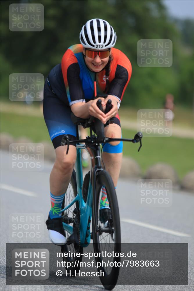 21.06.2025 - 27. Vierlanden-Triathlon H.Heesch http://msf.ph/oto/7983663 15.06.2025 11:17:28 Radfahren 213, 824 meine-sportfotos.de