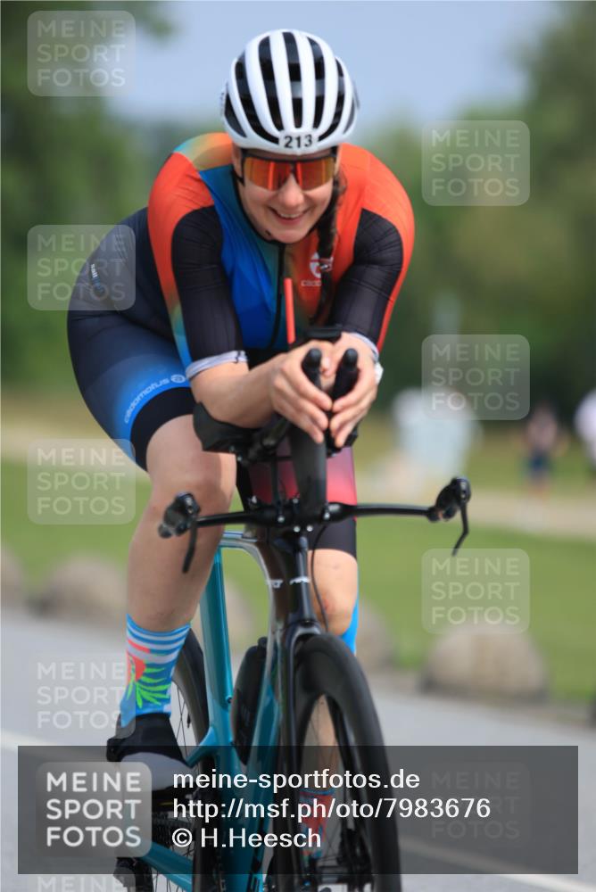 21.06.2025 - 27. Vierlanden-Triathlon H.Heesch http://msf.ph/oto/7983676 15.06.2025 11:17:28 Radfahren 213, 824 meine-sportfotos.de