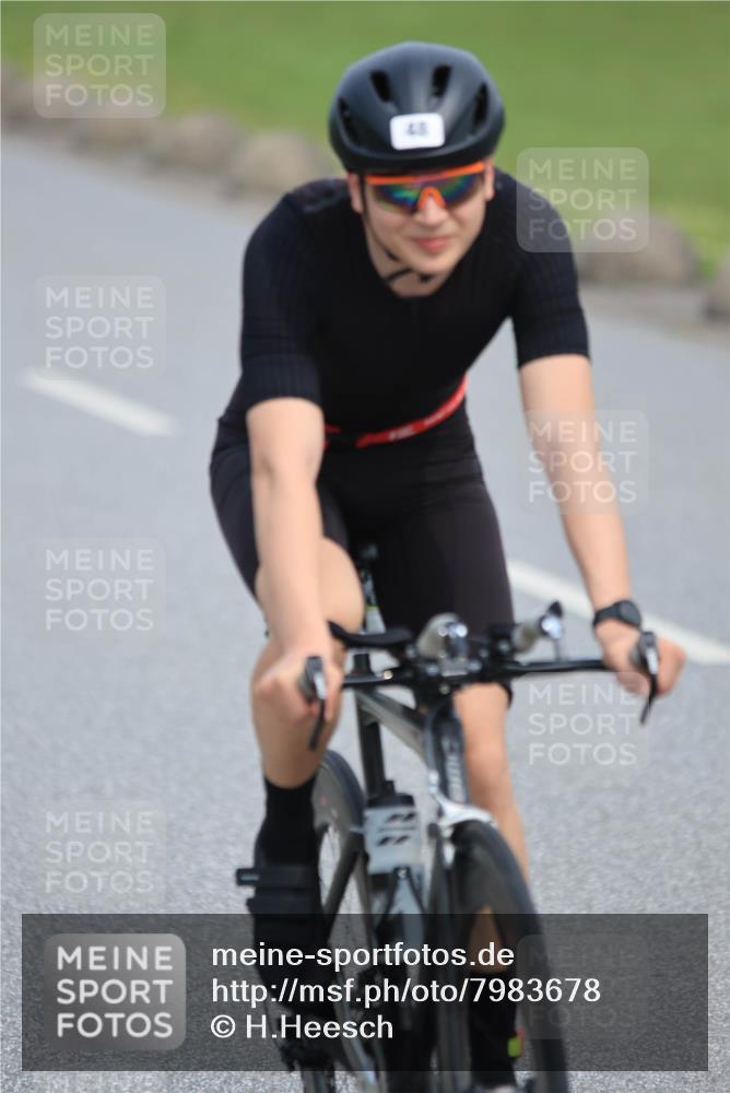 15.06.2025 - 27. Vierlanden-Triathlon H.Heesch http://msf.ph/oto/7983678 15.06.2025 10:57:42 Radfahren 48, 215, 494, 508, 555, 753 meine-sportfotos.de