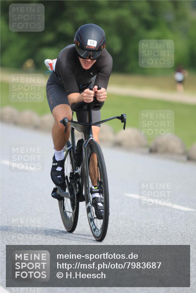 21.06.2025 - 27. Vierlanden-Triathlon H.Heesch http://msf.ph/oto/7983687 15.06.2025 11:17:40 Radfahren 13, 148, 153, 720, 947 meine-sportfotos.de