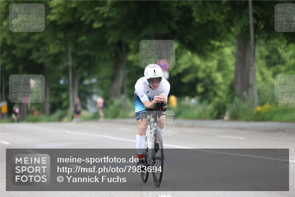 15.06.2025 - 7 Türme Triathlon Yannick Fuchs http://msf.ph/oto/7983694 15.06.2025 11:37:32 Radfahren 201, 210 meine-sportfotos.de