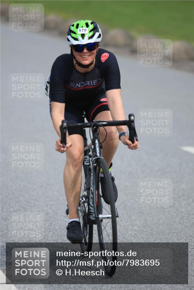 15.06.2025 - 27. Vierlanden-Triathlon H.Heesch http://msf.ph/oto/7983695 15.06.2025 10:57:53 Radfahren 215, 579, 610 meine-sportfotos.de