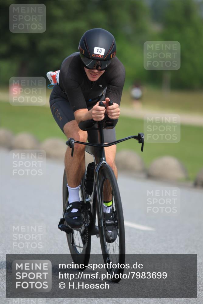 21.06.2025 - 27. Vierlanden-Triathlon H.Heesch http://msf.ph/oto/7983699 15.06.2025 11:17:41 Radfahren 13, 148, 153, 720, 947 meine-sportfotos.de