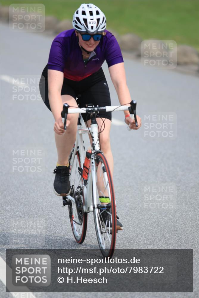 15.06.2025 - 27. Vierlanden-Triathlon H.Heesch http://msf.ph/oto/7983722 15.06.2025 10:58:01 Radfahren 475, 511, 554, 610 meine-sportfotos.de
