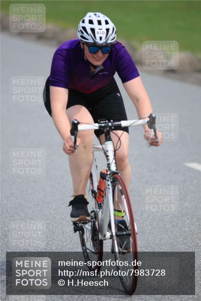 15.06.2025 - 27. Vierlanden-Triathlon H.Heesch http://msf.ph/oto/7983728 15.06.2025 10:58:01 Radfahren 475, 511, 554, 610 meine-sportfotos.de
