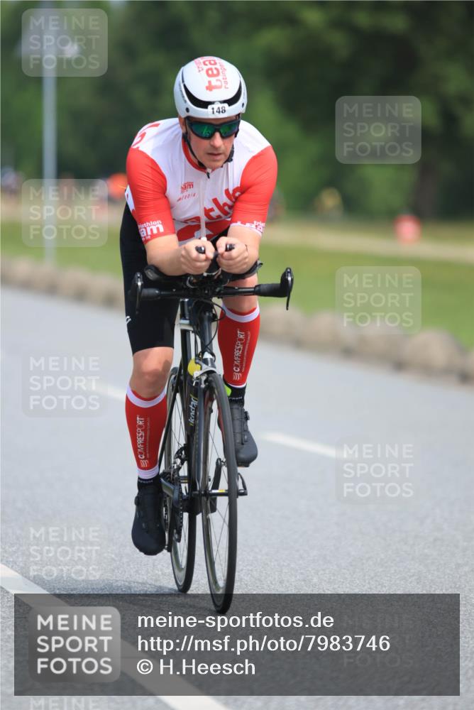 21.06.2025 - 27. Vierlanden-Triathlon H.Heesch http://msf.ph/oto/7983746 15.06.2025 11:17:46 Radfahren 7, 148, 153, 154, 720, 947 meine-sportfotos.de