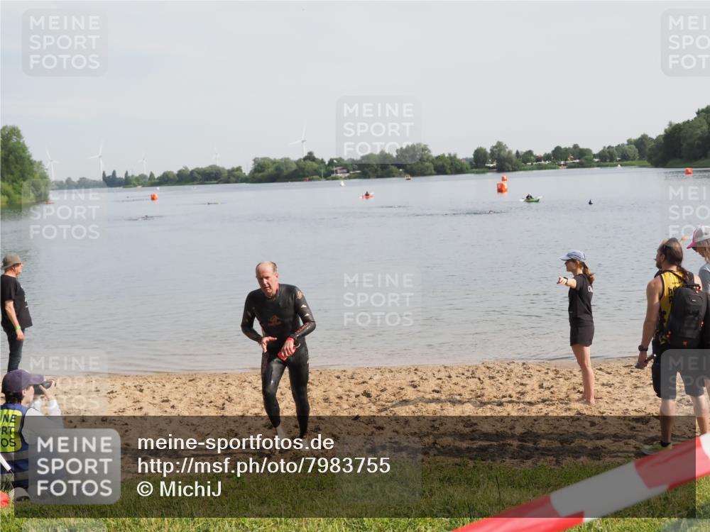 21.06.2025 - 27. Vierlanden-Triathlon MichiJ http://msf.ph/oto/7983755 15.06.2026 09:07:09 Schwimmen 231 meine-sportfotos.de