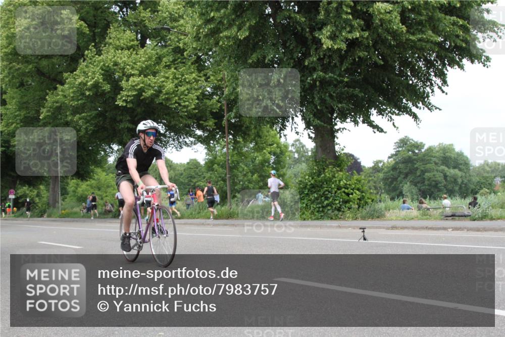 15.06.2025 - 7 Türme Triathlon Yannick Fuchs http://msf.ph/oto/7983757 15.06.2025 13:38:53 Radfahren  meine-sportfotos.de