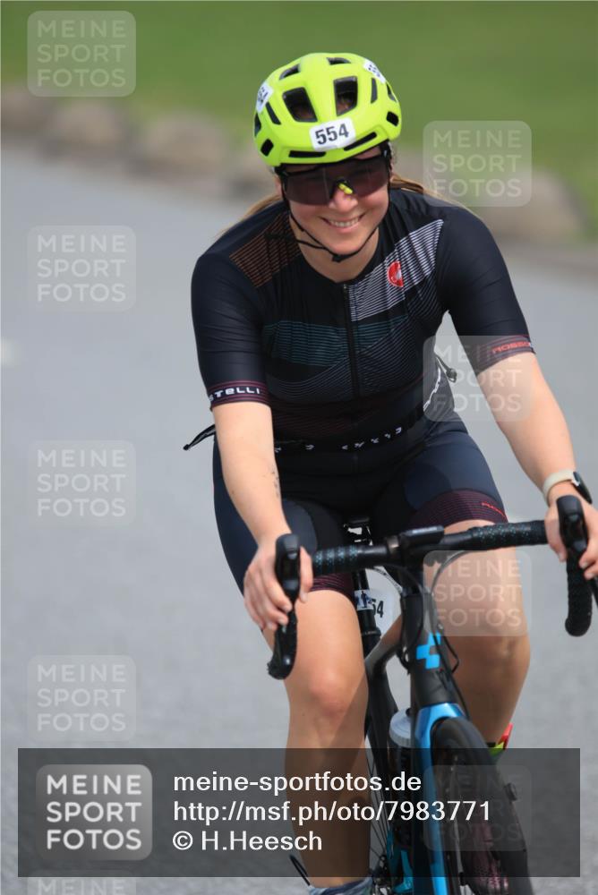 15.06.2025 - 27. Vierlanden-Triathlon H.Heesch http://msf.ph/oto/7983771 15.06.2025 10:58:05 Radfahren 475, 511, 554, 610, 632 meine-sportfotos.de