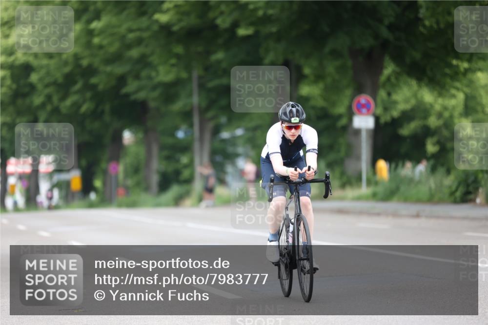15.06.2025 - 7 Türme Triathlon Yannick Fuchs http://msf.ph/oto/7983777 15.06.2025 11:37:36 Radfahren 201, 210 meine-sportfotos.de
