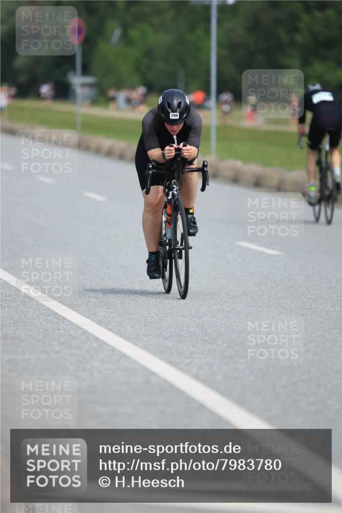 21.06.2025 - 27. Vierlanden-Triathlon H.Heesch http://msf.ph/oto/7983780 15.06.2025 11:17:53 Radfahren 7, 154, 199, 830 meine-sportfotos.de