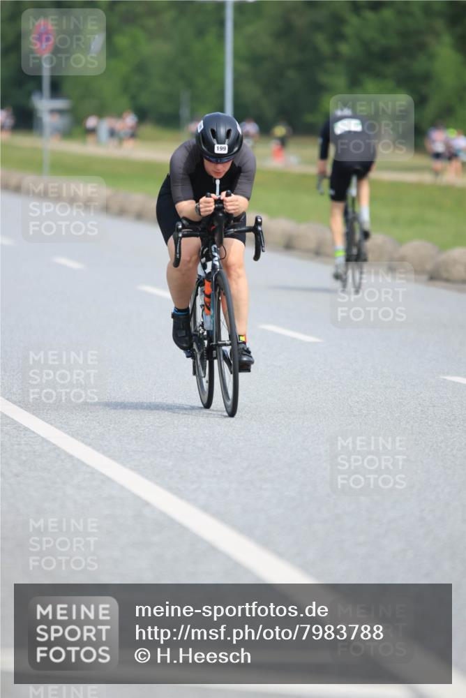 21.06.2025 - 27. Vierlanden-Triathlon H.Heesch http://msf.ph/oto/7983788 15.06.2025 11:17:53 Radfahren 7, 154, 199, 830 meine-sportfotos.de
